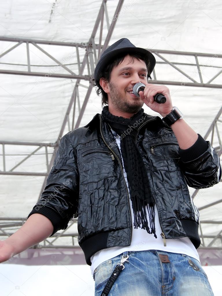 Hombre cantando — Foto editorial de stock © faraways #12759665