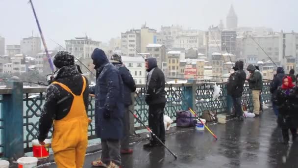 Fishing on Galata Bridge, Istanbul — Stock Video