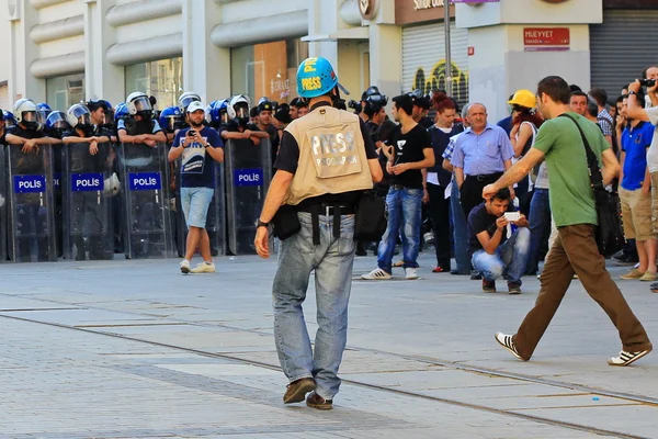 在 istiklal st 抗议 — 图库照片