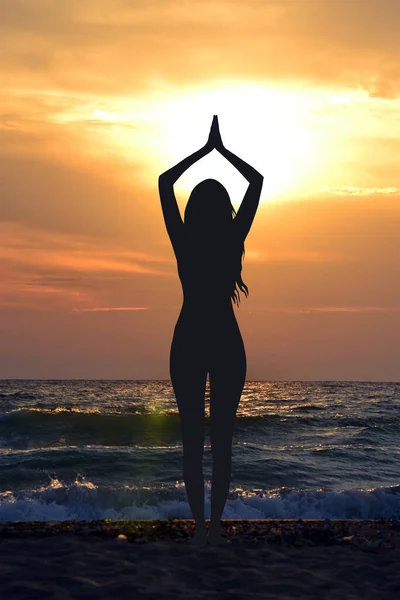 Meditating Doing Yoga Beach Sunrise — Stockfoto
