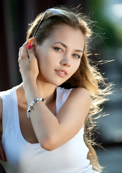 Retrato de menina bonita — Fotografia de Stock