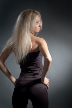 model teşkil moda giysileri