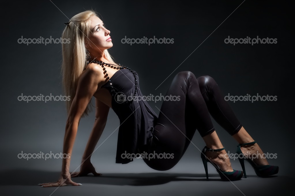 https://st.depositphotos.com/1012146/4456/i/950/depositphotos_44565[001-999]-stock-photo-sexy-blond-girl-in-lingerie.jpg