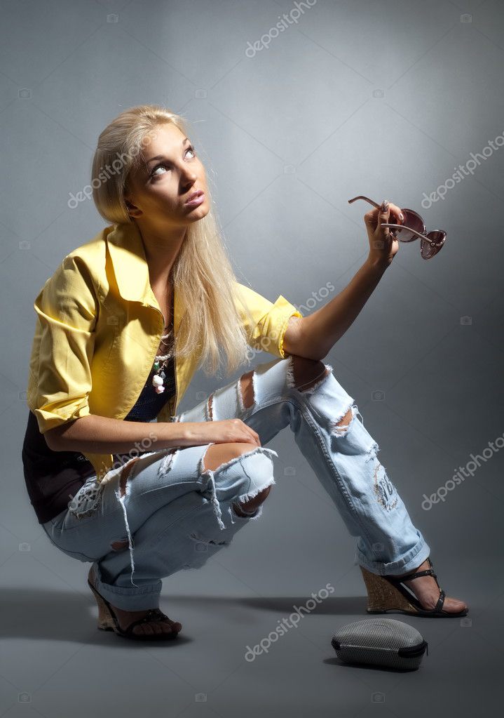 https://st.depositphotos.com/1012146/4456/i/950/depositphotos_44566397-stock-photo-sexual-girl-blonde.jpg