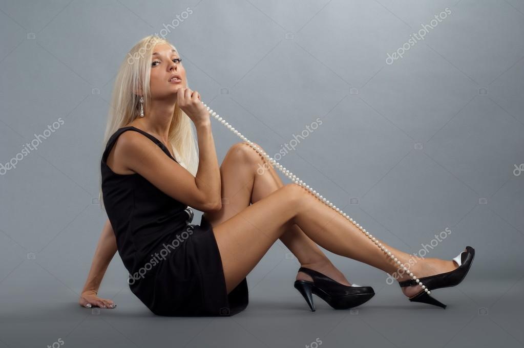 https://st.depositphotos.com/1012146/4456/i/950/depositphotos_44566589-stock-photo-sexual-girl-blonde.jpg