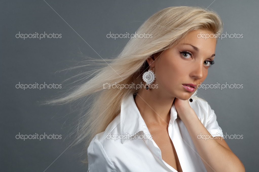 https://st.depositphotos.com/1012146/4456/i/950/depositphotos_44566707-stock-photo-sexual-girl-blonde.jpg