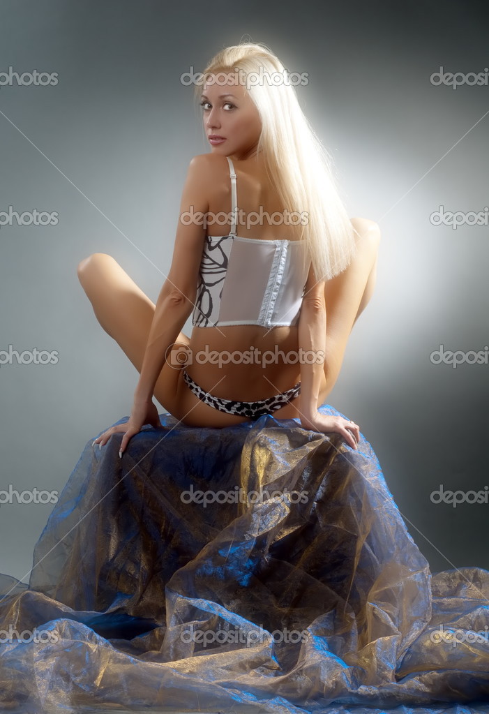 https://st.depositphotos.com/1012146/4456/i/950/depositphotos_44566867-stock-photo-sexual-girl-blonde.jpg