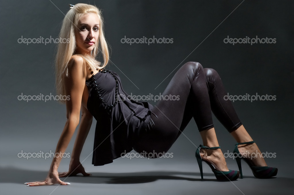 https://st.depositphotos.com/1012146/4456/i/950/depositphotos_44566905-stock-photo-sexual-girl-blonde.jpg