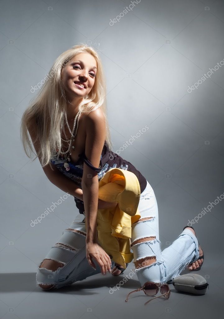 https://st.depositphotos.com/1012146/4456/i/950/depositphotos_44566983-stock-photo-sexual-girl-blonde.jpg