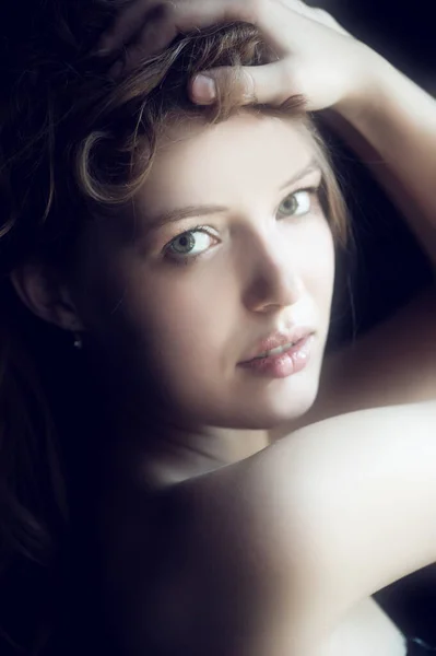 Πορτρέτο Της Όμορφης Σέξι Κορίτσι Μαύρο Φόντο — Φωτογραφία Αρχείου