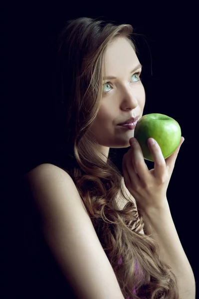 Portré Gyönyörű Szexi Lány Egy Fekete Háttér Almával — Stock Fotó