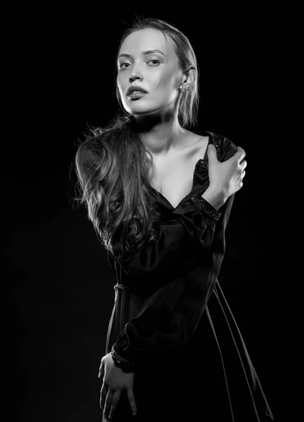 Beautiful Sexy Brunette Girl Posing Black Background Evening Dress — 스톡 사진
