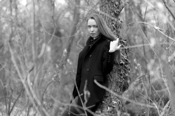 Beautiful Sexy Girl Long Hair Posing Forest Late Autumn — стоковое фото