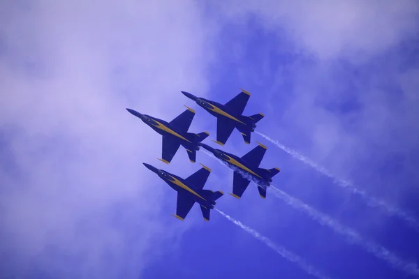 Blue angels in kaneohe airshow — Stockfoto