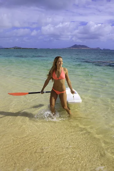 Chica con surfski —  Fotos de Stock