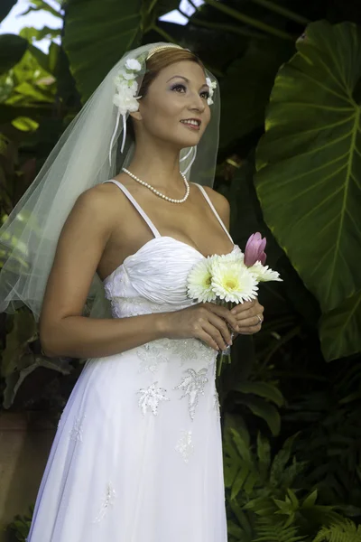 Bruden på hennes bröllopsdag — Stockfoto