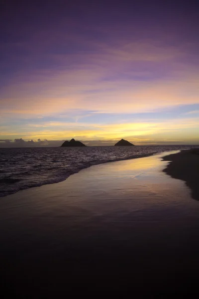 Východ slunce na pláži na Havaji — Stock fotografie