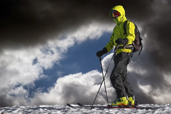 Turist kayak dağ içinde belgili tanımlık geçmiş Telifsiz Stok Imajlar