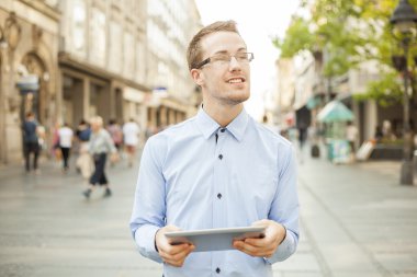 tablet bilgisayar - man City ile işadamı