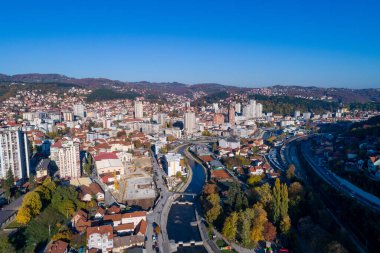 Uzice ve Havacılık manzaralı Sırbistan ve Batı Sırbistan kenti manzarası