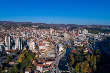 Uzice ve Havacılık manzaralı Sırbistan ve Batı Sırbistan kenti manzarası