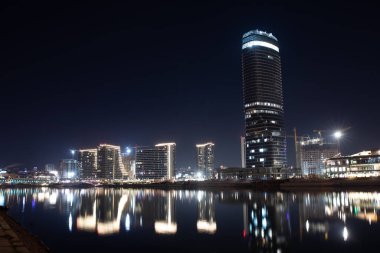 Belgrad Rıhtımı 'ndaki çağdaş akrhitecture, Sırbistan Başkenti Sava Nehri üzerinde