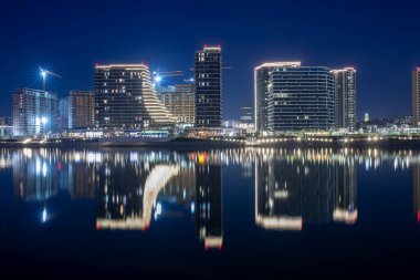 Belgrad Rıhtımı 'ndaki çağdaş akrhitecture, Sırbistan Başkenti Sava Nehri üzerinde