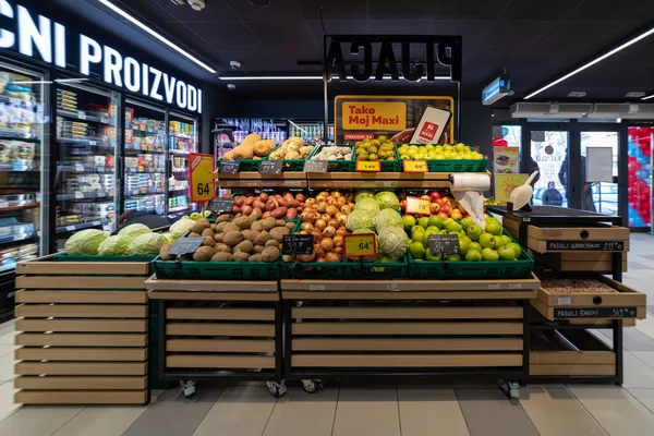 Valjevo Servië Mart 2022 Verse Groenten Fruit Moderne Supermarkt — Stockfoto