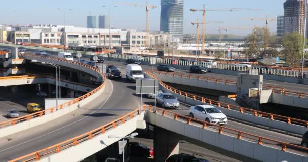Βελιγράδι Σερβία Κυκλοφοριακή Συμφόρηση Αυτοκινήτων Και Αυτοκίνητα Στη Γέφυρα Αυτοκινητοδρόμων — Αρχείο Βίντεο