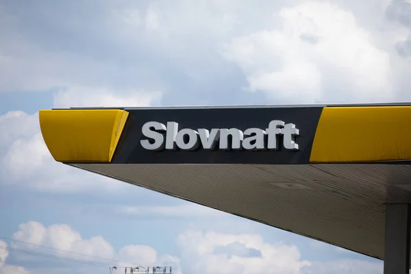 Sahy Словаччина Червня 2022 Logo Sign Slovnaft Автозаправці Slovnaft Компанія — стокове фото