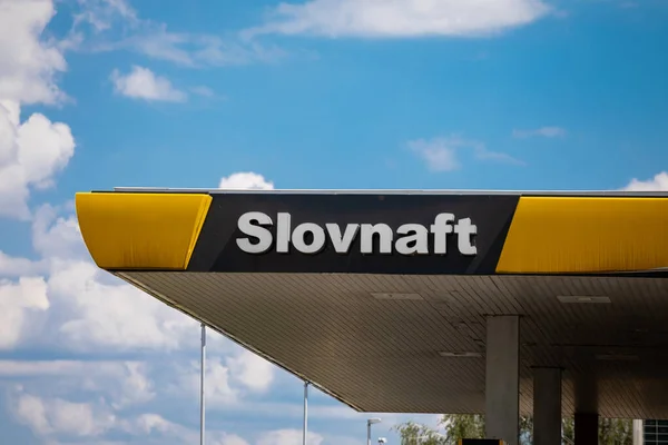 Sahy Словаччина Червня 2022 Logo Sign Slovnaft Автозаправці Slovnaft Компанія — стокове фото
