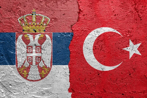 Сербія Туреччина Прапори Бетонна Стіна Намальована Сербського Прапора Зліва Турецького — стокове фото