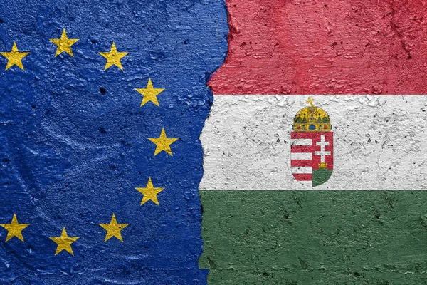 Прапори Європейського Союзу Угорщини Бетонні Стіни Намальовані Прапором Зліва Угорським — стокове фото