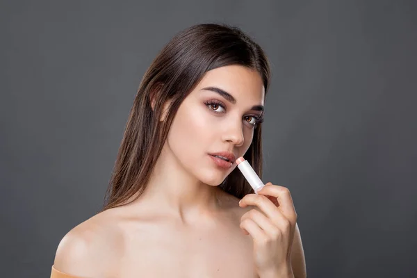Young Gorgeous Beauty Woman Seductive Applying Lipstick Lip Balm Skin — Foto Stock
