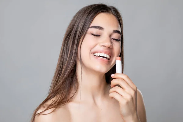 Young Gorgeous Beauty Happy Woman Smile Applying Lipstick Lip Balm — Zdjęcie stockowe