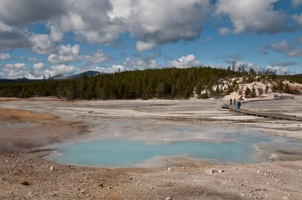 Norris kék medencében a Yellowstone — Stock Fotó