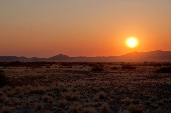 Çölde gün batımı