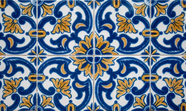 Azulejos tradicionales esmaltados portugueses — Foto de Stock