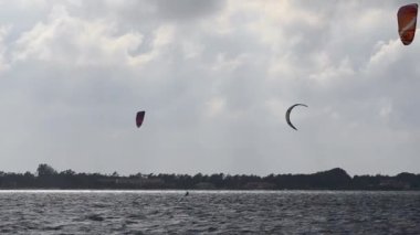 kitesurfers eylem