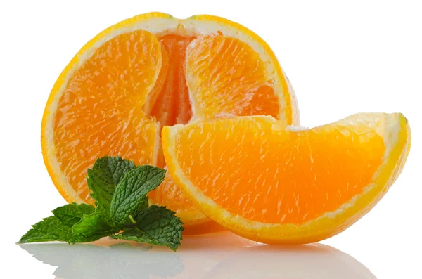 Orange fruit segment and mint leaf — Stock Photo, Image