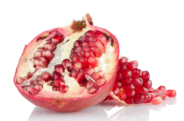 Halv granatäpple frukt — Stockfoto