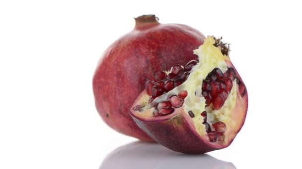 Half pomegranate fruit — Stock Video