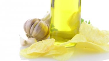 patates cipsi ve sarımsak