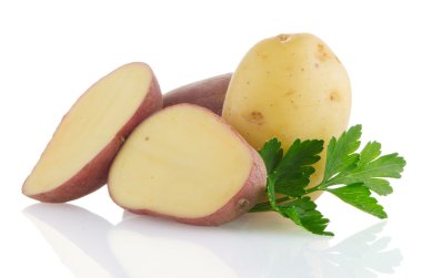 Kırmızı dilimlenmiş patates