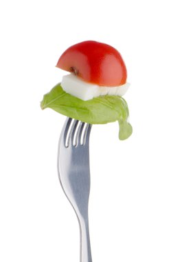 çatal üzerinde Caprese salatası