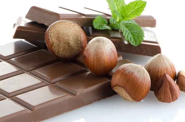 Chocolade bar met hazelnoten — Stockfoto