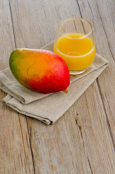 Zumo de mango fresco —  Fotos de Stock