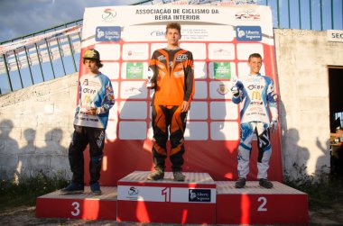 okul junvenil podyum