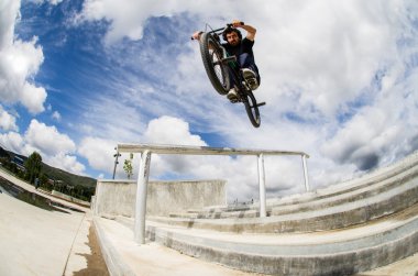 BMX büyük hava atlama
