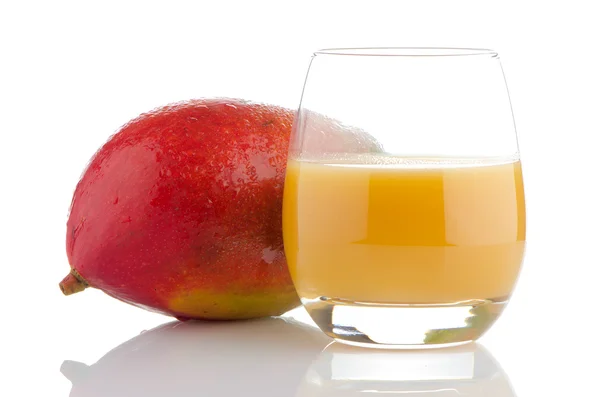 Frischer Mangosaft — Stockfoto